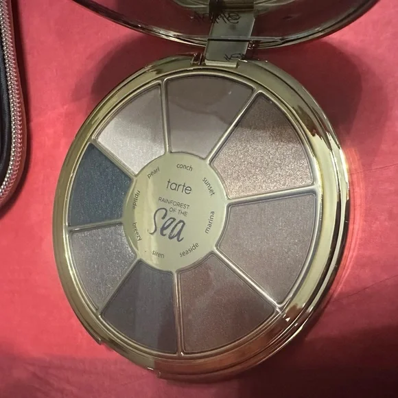 Tarte Gold and White Brush Set with 2 eyeshadow palettes and travel case - Picture 4 of 11